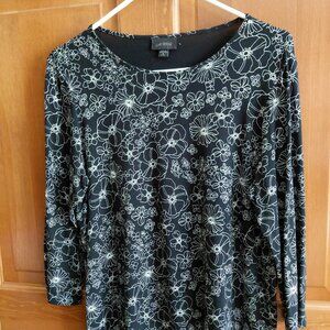 JJill Wearever Sz Medium Petite  3/4 sleeve  Black with white.